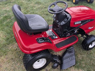 Craftsman DLT 3000 Riding Mower