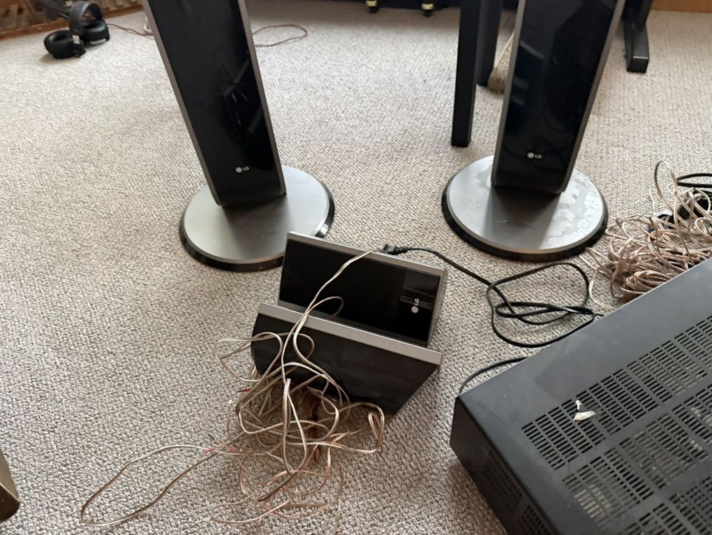 Yamaha RX-V379 5.1 amplifier and LG speakers