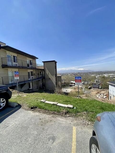 Main image 13