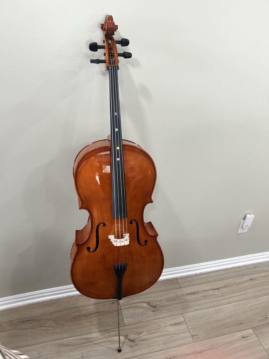 Full Size Cello with Soft Case - Excellent Condition for Beginners or Students