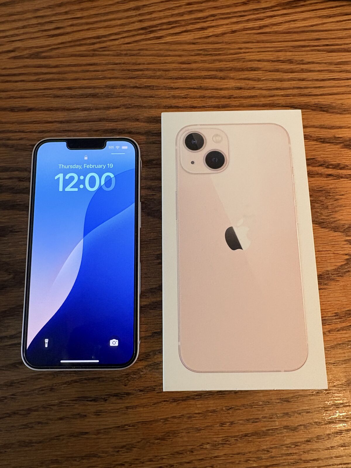 Apple iPhone 13, Pink