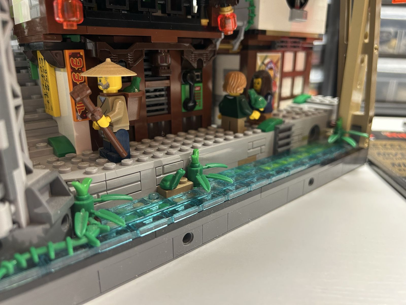 Main image 4