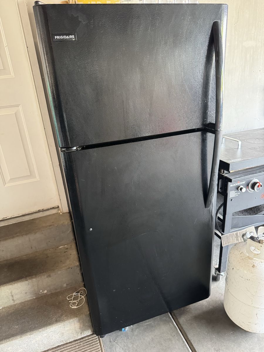 Garage refrigerator