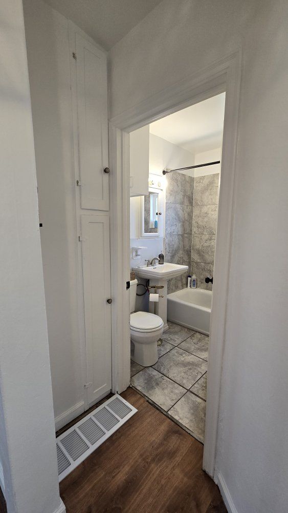 Main image 18