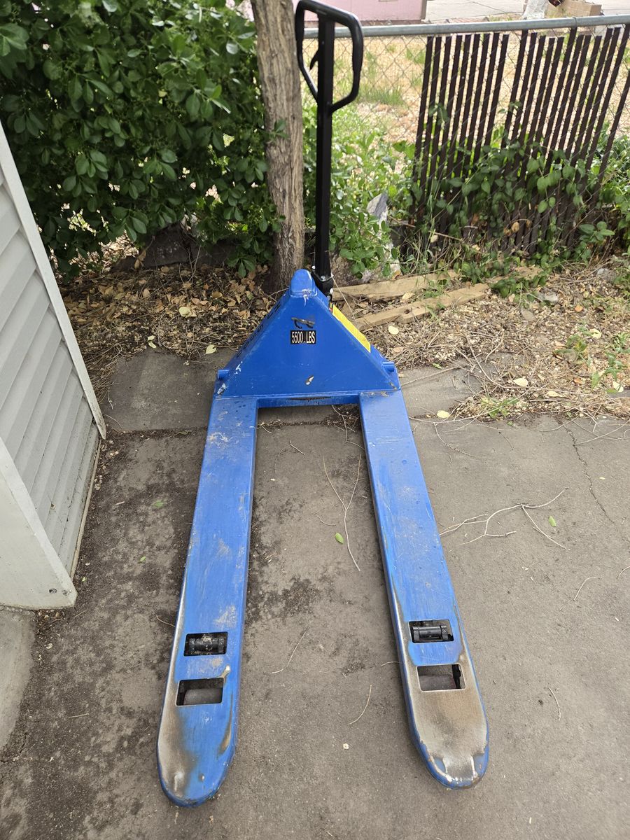 Pallet jack