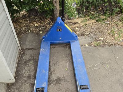 Pallet jack