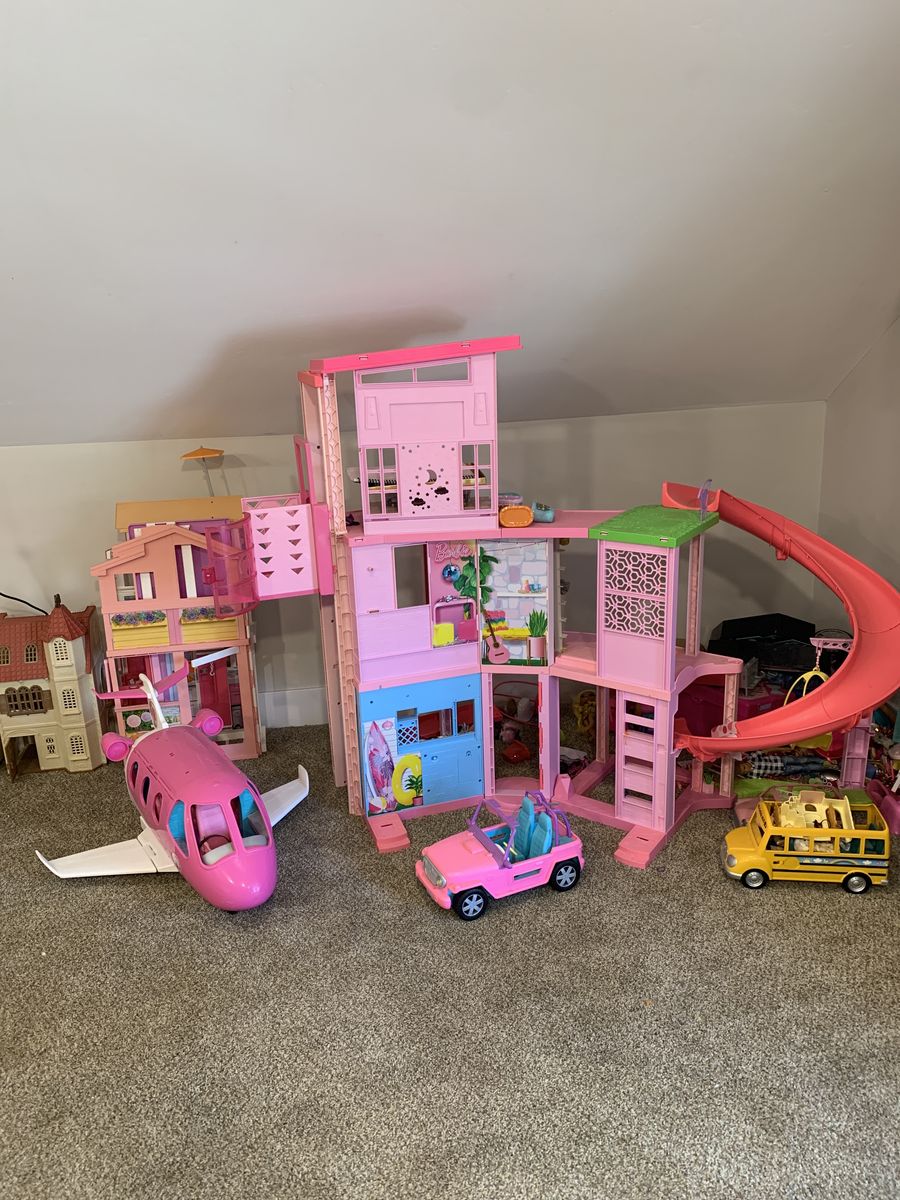 Barbie Dreamhouse (newest model) w/ elevator, slide, pool