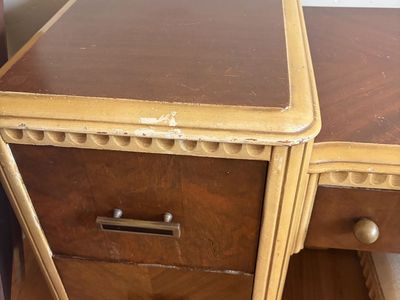 Makeup desk