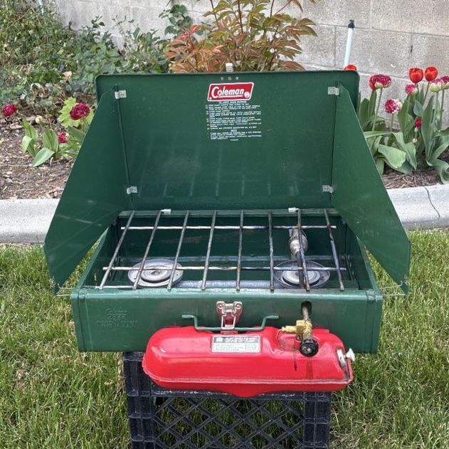 Vintage Coleman 425F White Gas Stove