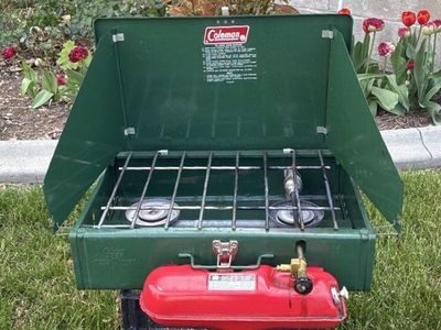 Vintage Coleman 425F White Gas Stove