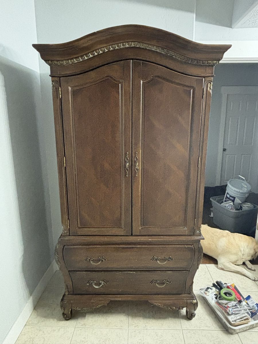 Free Armoire