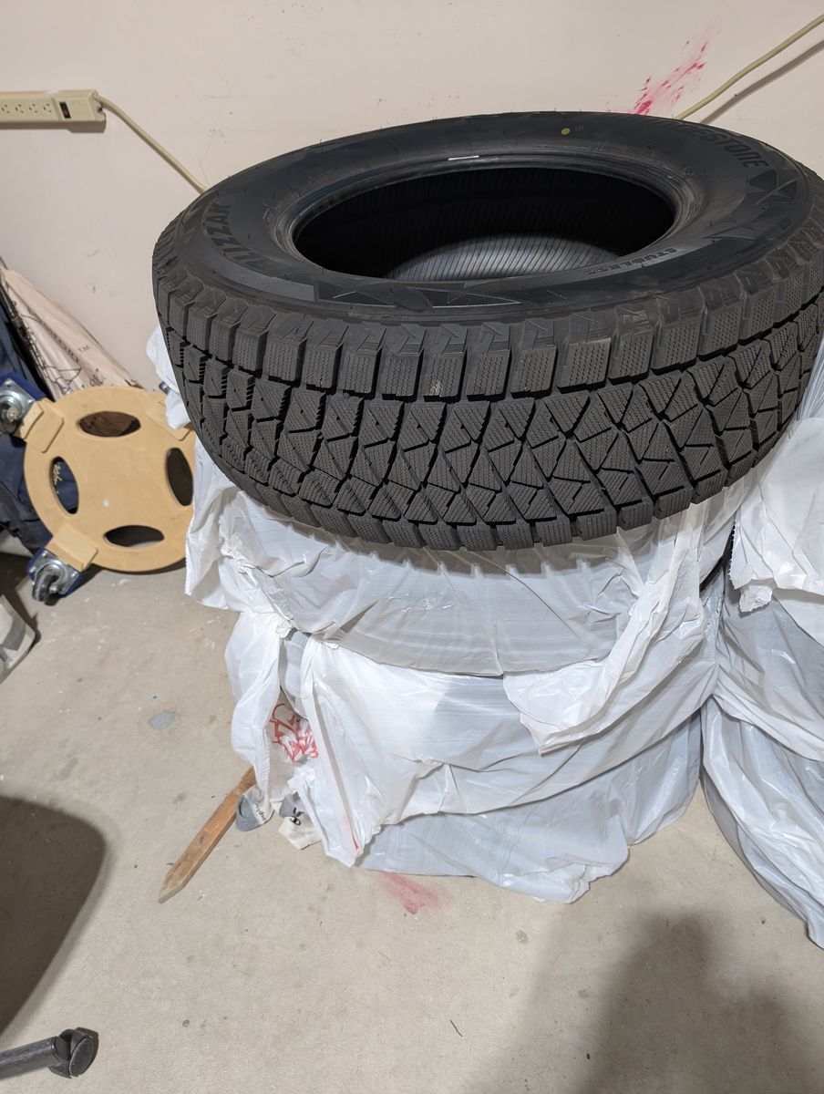 Blizzak Snow/Ice tires