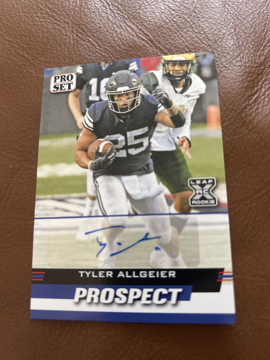 2021 Leaf Auto Pro Set Tyler Allgeier Prospect Autograph RC Rookie Football Hand Signed BYU Cougars Card