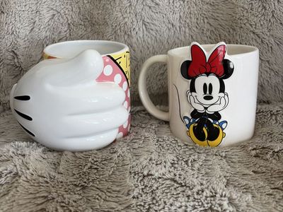 Disney Minnie Mouse Ceramic Coffee Mugs Set of 2 Collectible