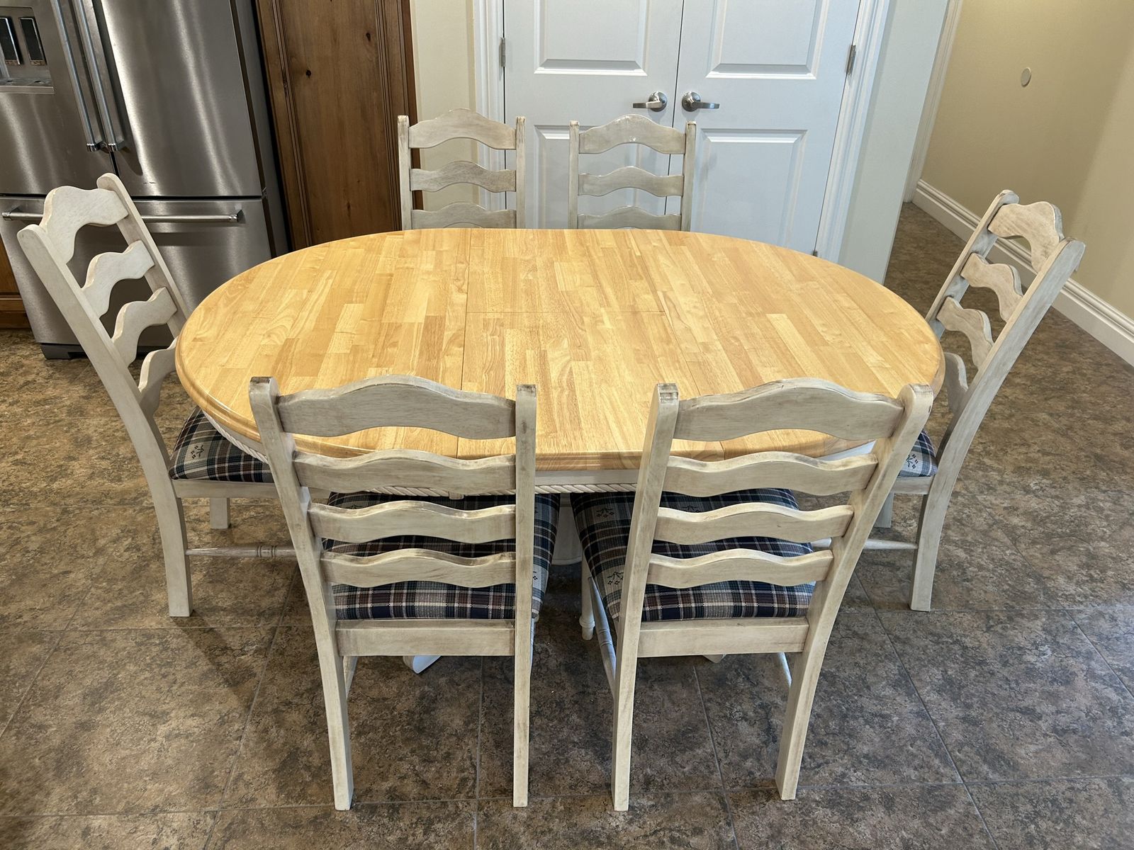 Rustic Farmhouse Dining Table Set with Extension Leaf and 6 Plaid Cushioned Chairs