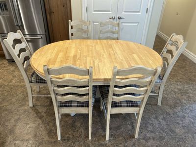 Rustic Farmhouse Dining Table Set with Extension Leaf and 6 Plaid Cushioned Chairs