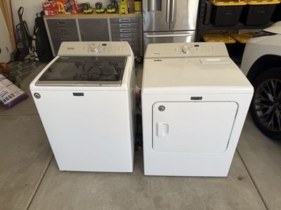 Maytag Bravos XL White Top Load Washer & Electric Dryer Set - Excellent Condition