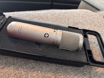 Sterling Audio St66 Tube Condensor Microphone