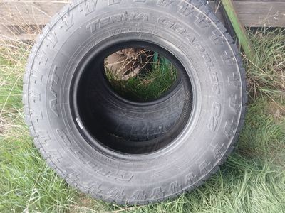 295 70 17 truck tires, Set of 4