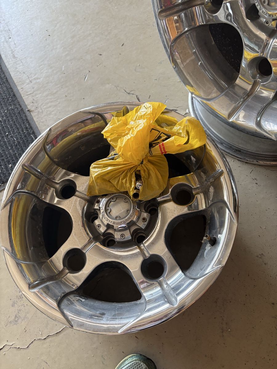 Ultra Motorsports 17" x 9" Chrome 6-Lug Wheels (Set of 4)