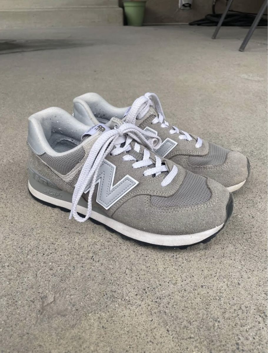 New Balance 574 Core, Grey/White (Size 8)