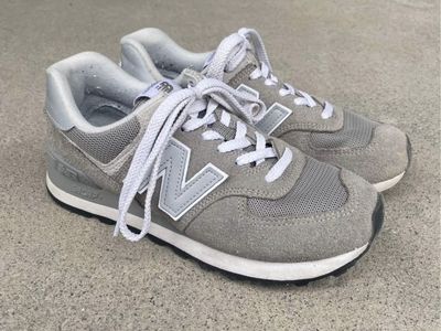 New Balance 574 Core, Grey/White (Size 8)