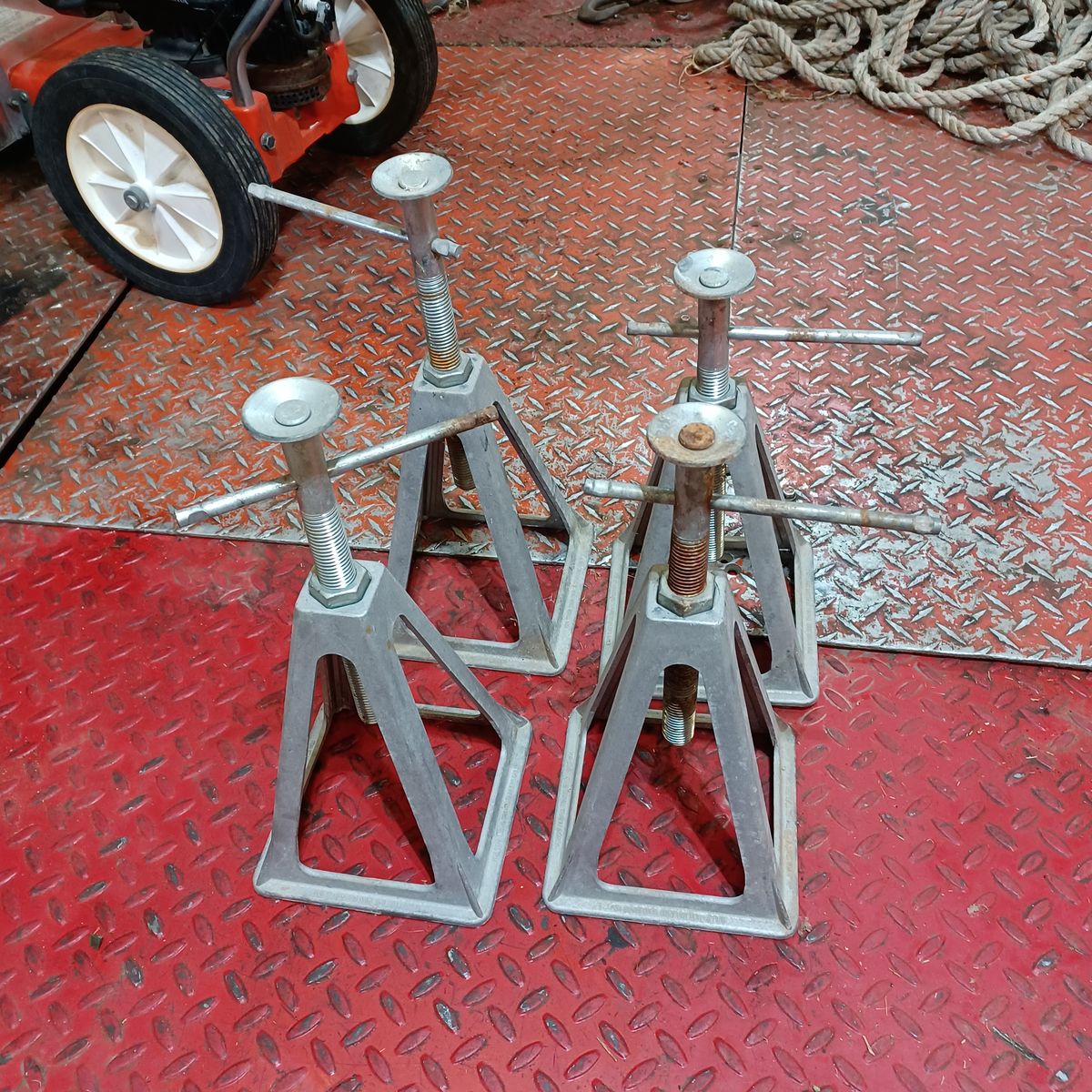 Trailer leveling jack stand. Set of four