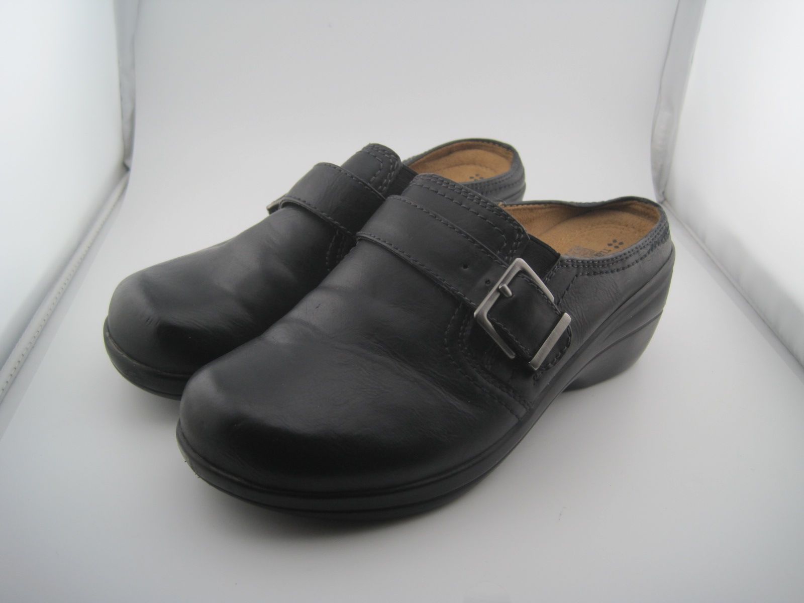 Naturalizer Women's Size 7 Black Leather Slip On Adjustable Strap Linton Clogs