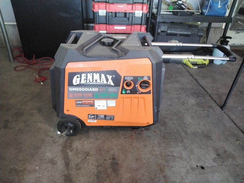 GENMAX GM8500iAED 8500-Watt Remote Start Dual Fuel Generator with OHV Engine