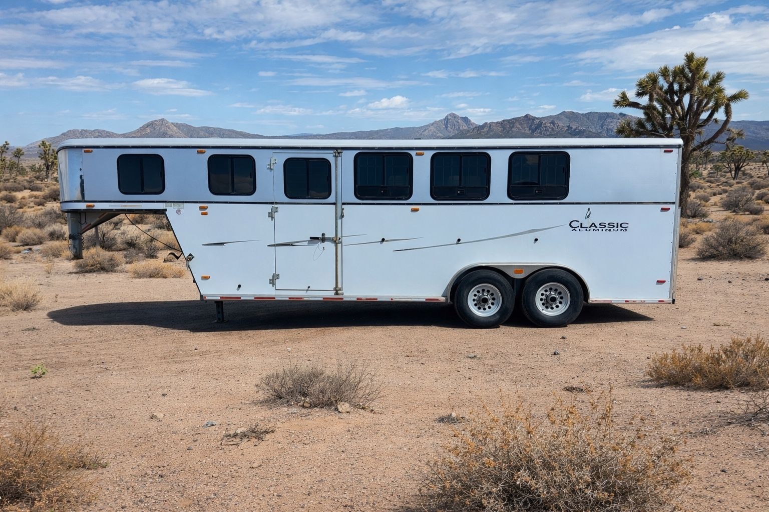 2003 Classic Monarch 4 Horse