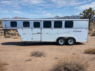 2003 Classic Monarch 4 Horse
