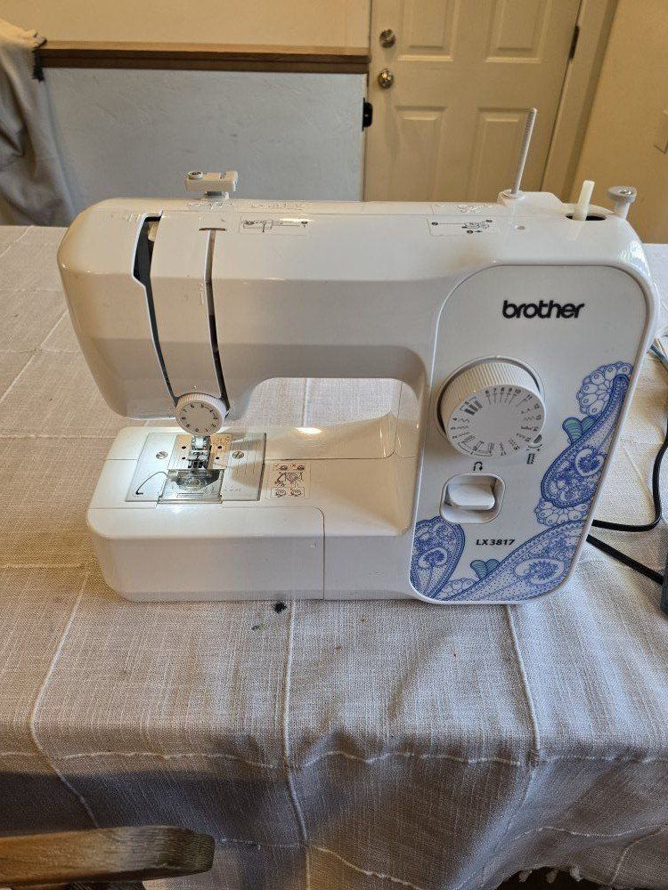 Brother LX3817 mechanical sewing machine