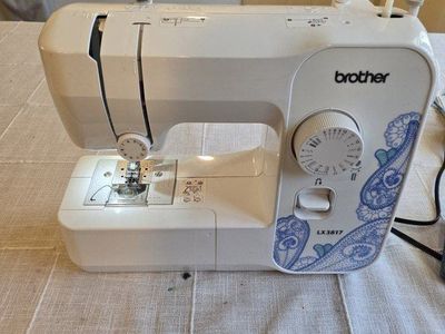Brother LX3817 mechanical sewing machine