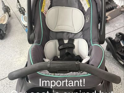 Graco Double Stroller - Sit & Stand Convertible with Infant Car Seat (Expired)