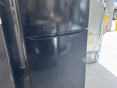 New LG 20 cu. ft. Top Freezer Refrigerator