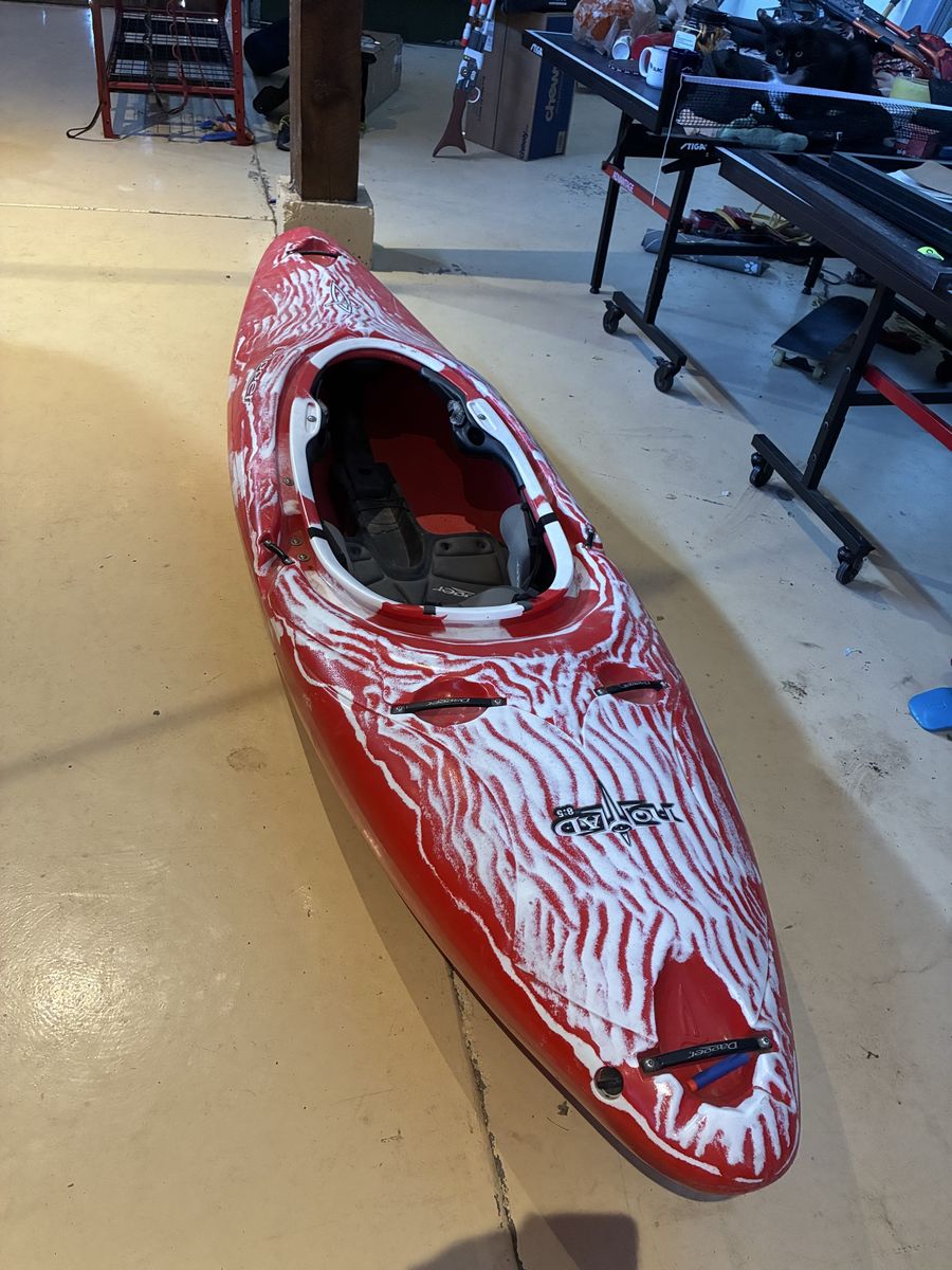 Dagger Nomad 8.5 kayak