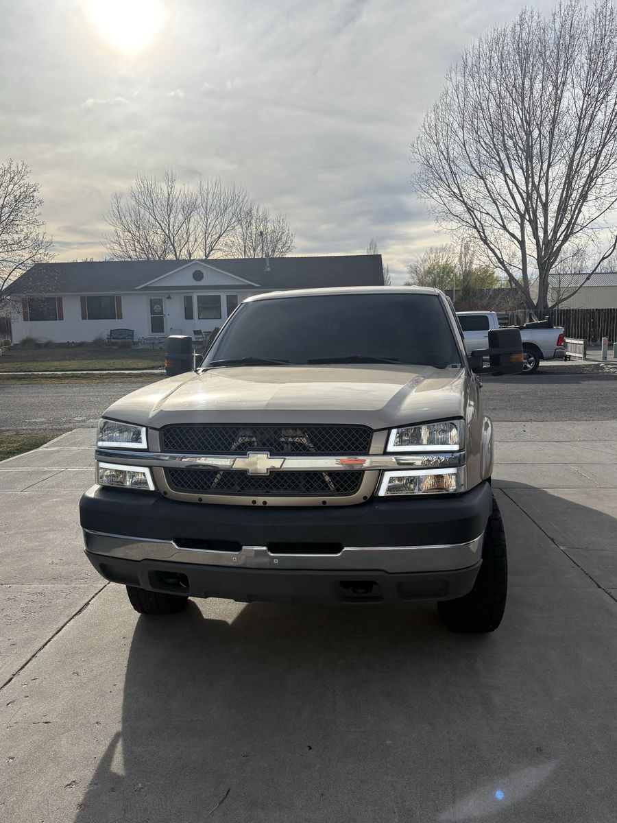 2004 Chevrolet Silverado 2500HD LS