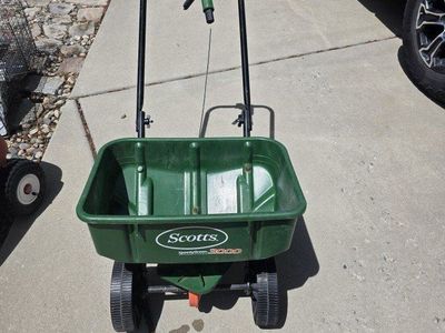 Scott's fertilizer spreader