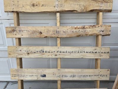 3 free pallets