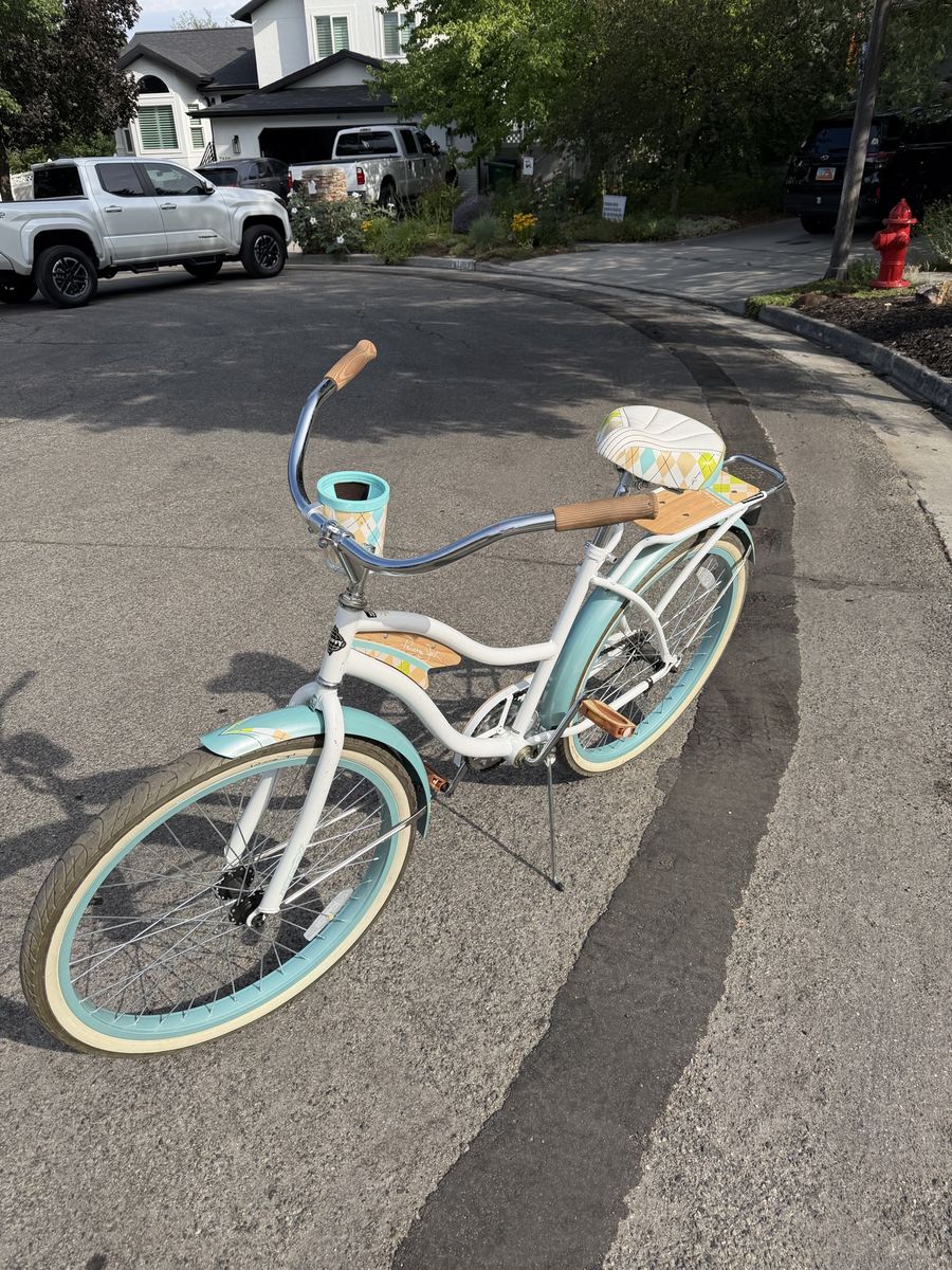 Cruiser Bike - Womens, light blue and white with basket, 26 inch wheels