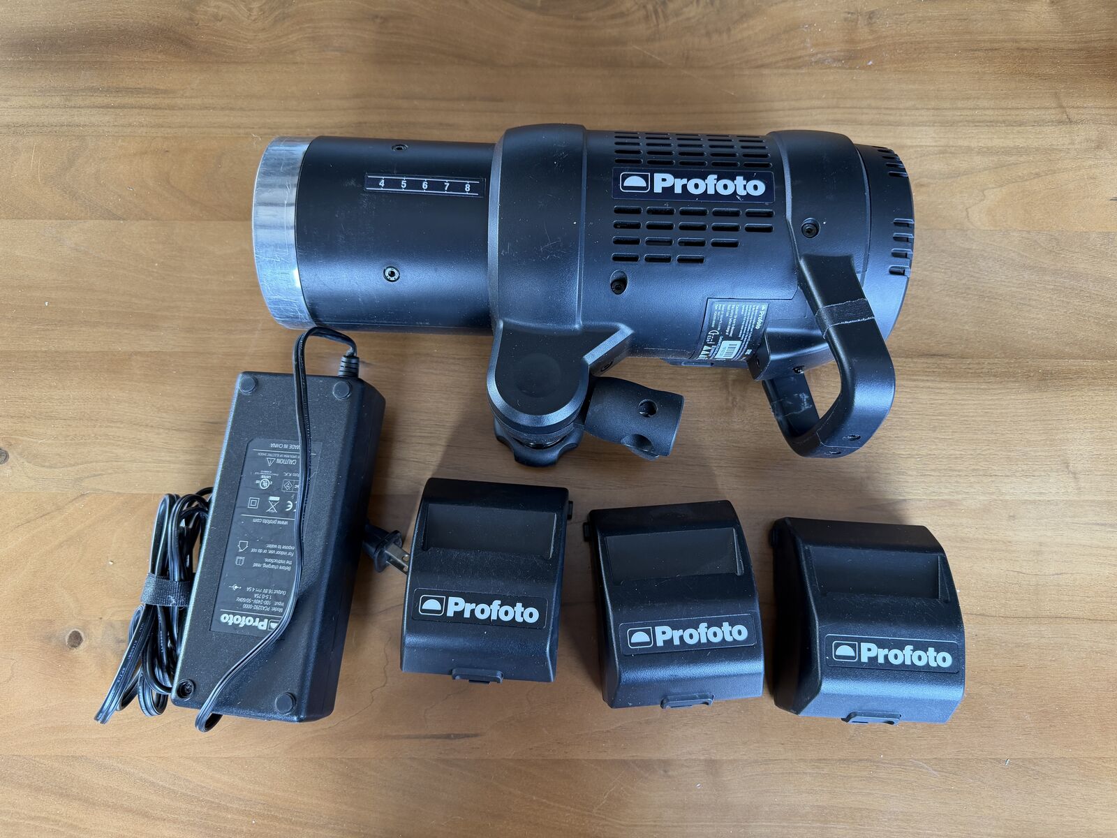 Profoto B1 500 AirTTL Monolight + 3 Batteries + Charger + Carry Bag