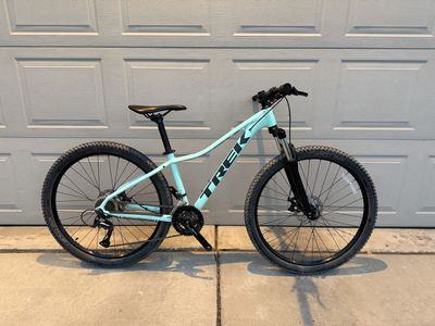 Trek Marlin 4 (XS & 27.5)