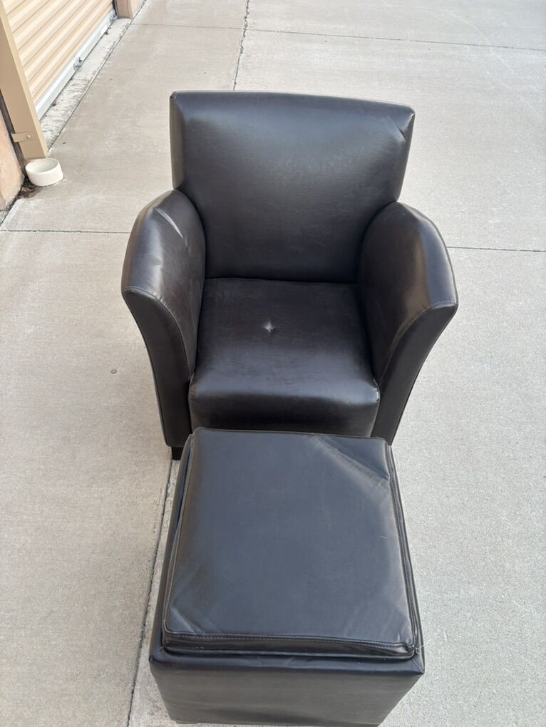Leather Chair With Ottoman