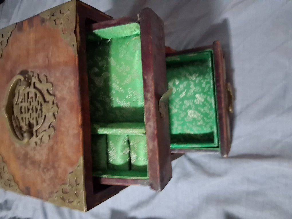 Main image 2