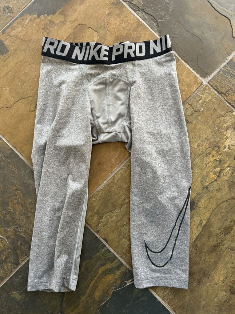 Mens Nike Pro Medium Compression crop Tights
