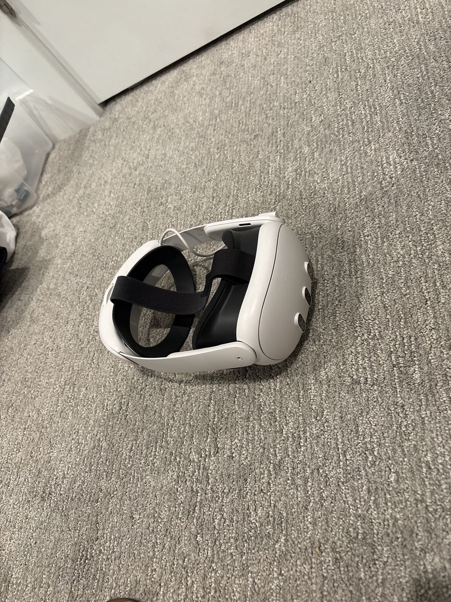 Meta Quest 3 VR Headset - White (Used)