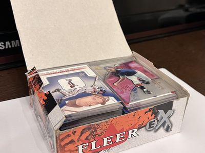 140+ 2002 Fleer eX baseball card lot