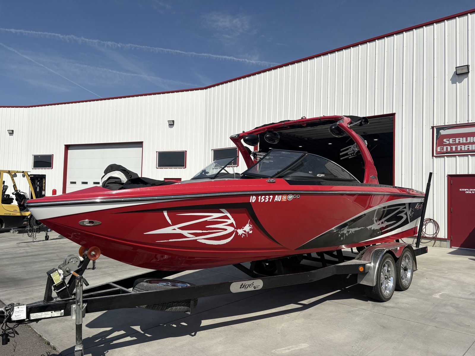 2013 23 foot Tige Z-3 surf boat