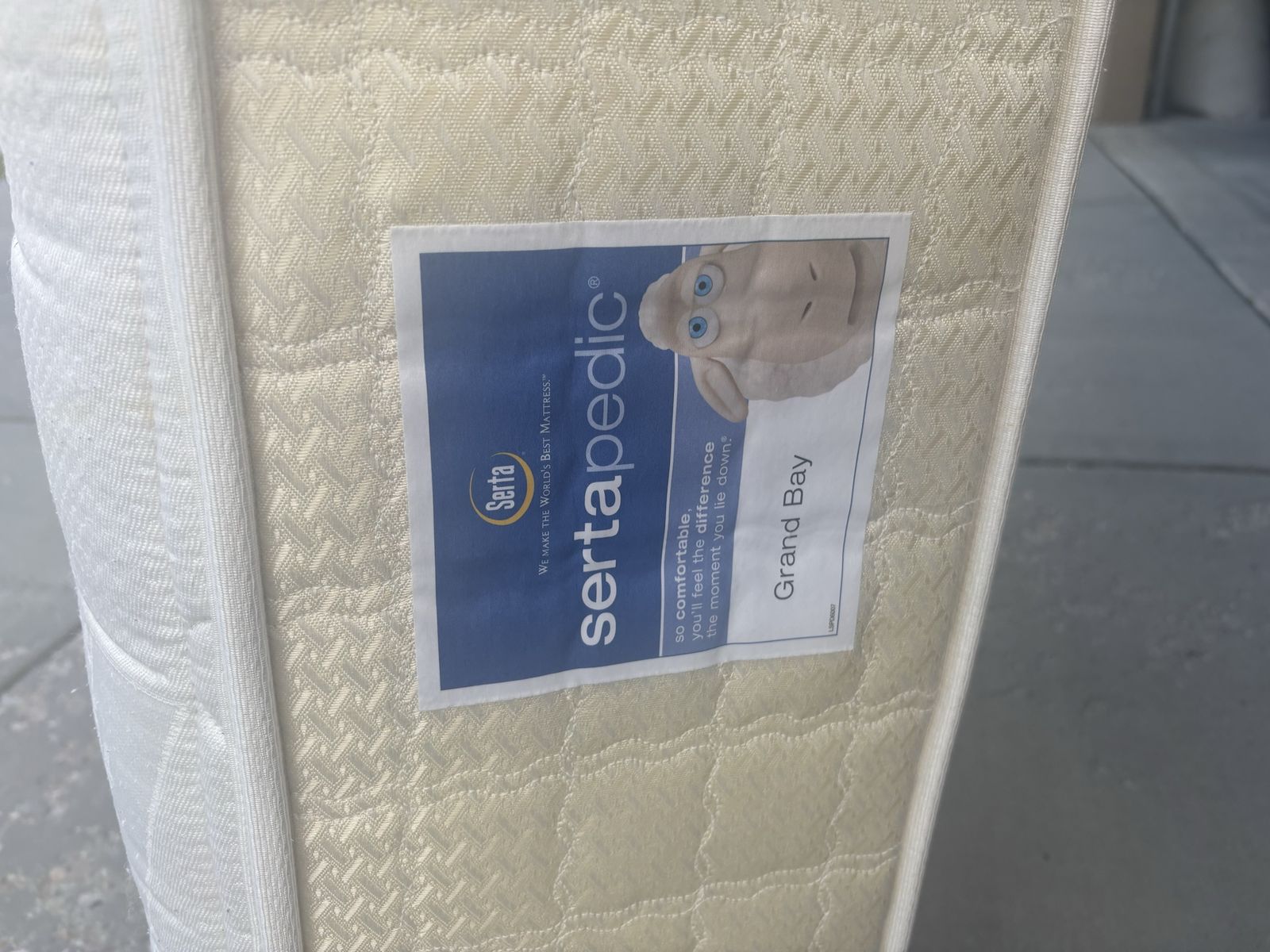Full size mattress