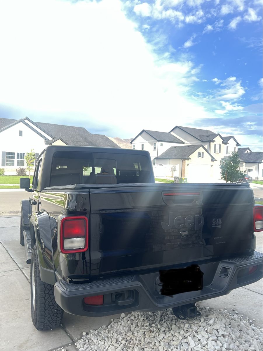 Main image 4